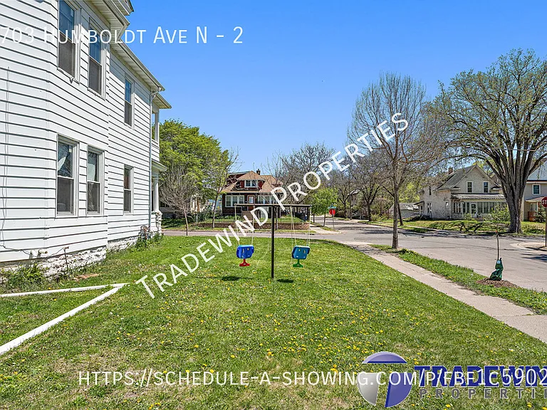 2703 Humboldt Ave N #2 — Photo 24