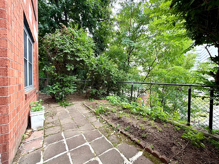 26 Ellingwood St #26 — Photo 29