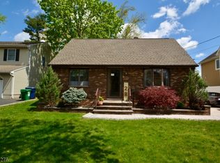 28 Ross St, Clark, NJ 07066