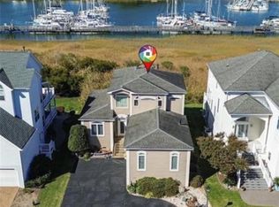 22 Channel Ln, Hampton, VA 23664