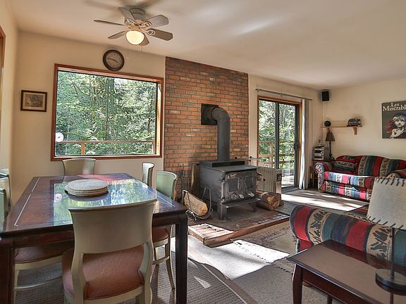 3rd image of 11019 Meadow Ln