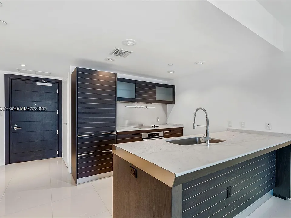 200 Biscayne Boulevard Way #3713