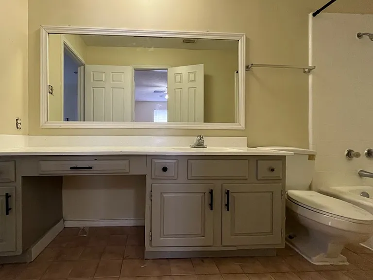 2ND BEDROOM RESTROOM VANITY