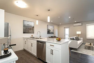 585 Ballantrae Dr — Photo 59