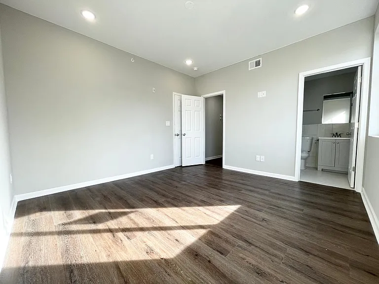 1228 N Marshall St #3R — Photo 14