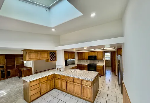 1935 Hobart Dr — Photo 16
