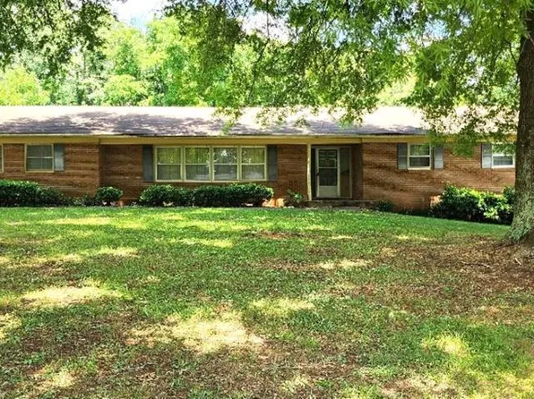 400 Yeatts Rd, Martinsville, VA 24112