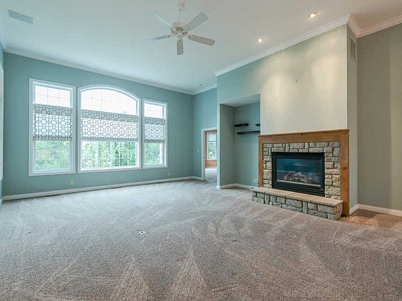 4th image of 897 Pine Valley Ln