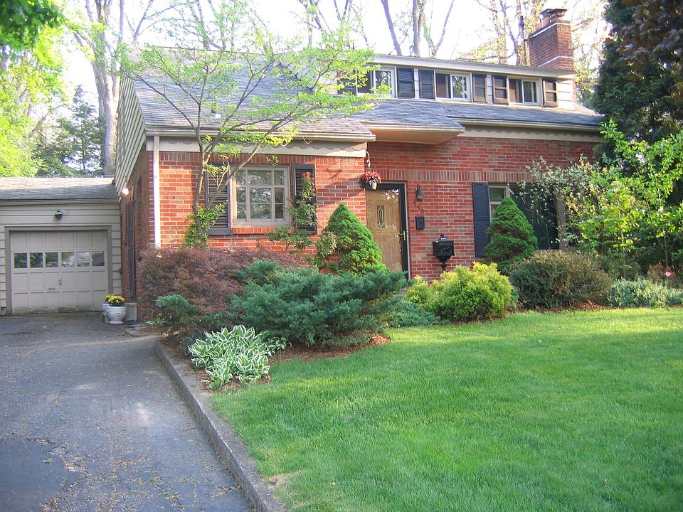 1st image of 550 Palisades Dr