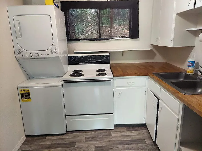 702 Miller St #4 — Photo 7
