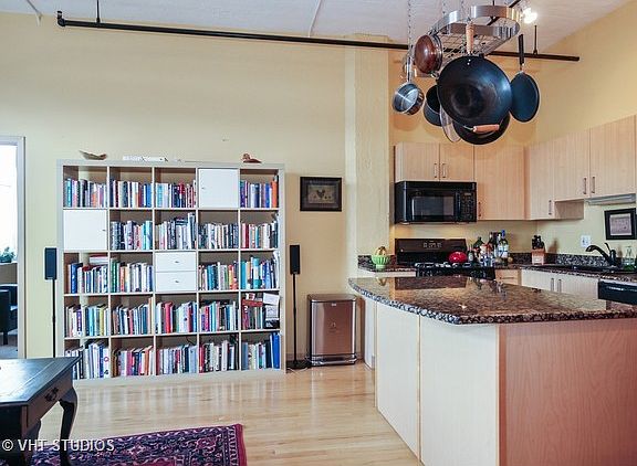 5th image of 2024 S Wabash Ave APT 406