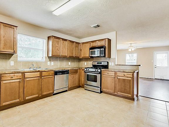 4th image of 18311 Austin Oak Ln