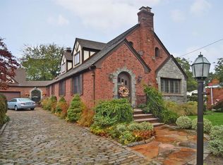 395 Smithfield Rd, North Providence, RI 02904