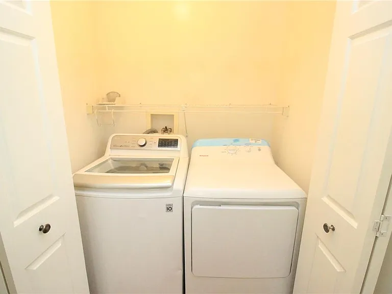 106 Founders Ct — Photo 11