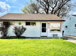 8256 Birch St, Taylor, MI 48180