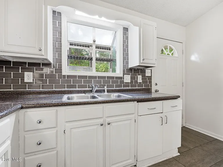 774 Pinewood Dr — Photo 27