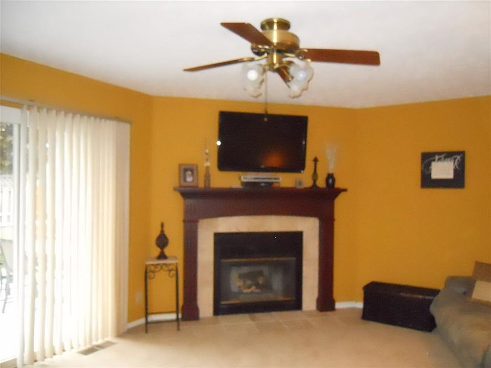 1st image of 3123 Thomas Dr