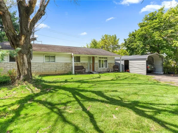 84 Robinhood Dr, Cranberry Township, PA 16066