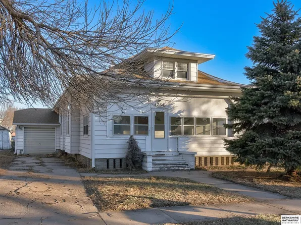 1234 E 6th St, Fremont, NE 68025