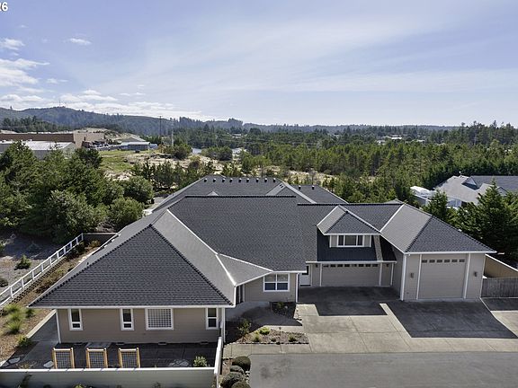 3rd image of 2116 Willow Loop E