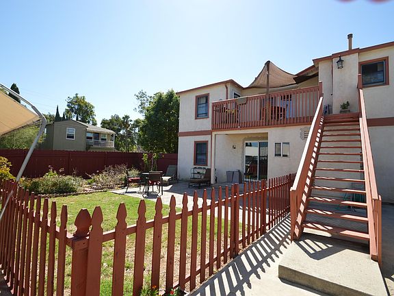 3rd image of 1918 Carmelina Dr #B