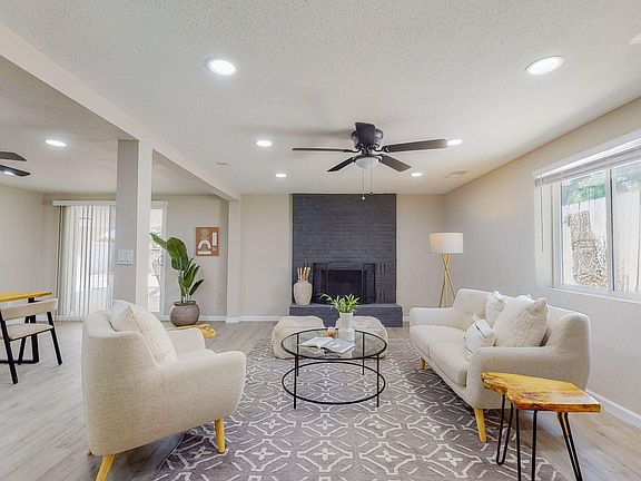 3rd image of 2907 Sierra Dr NE