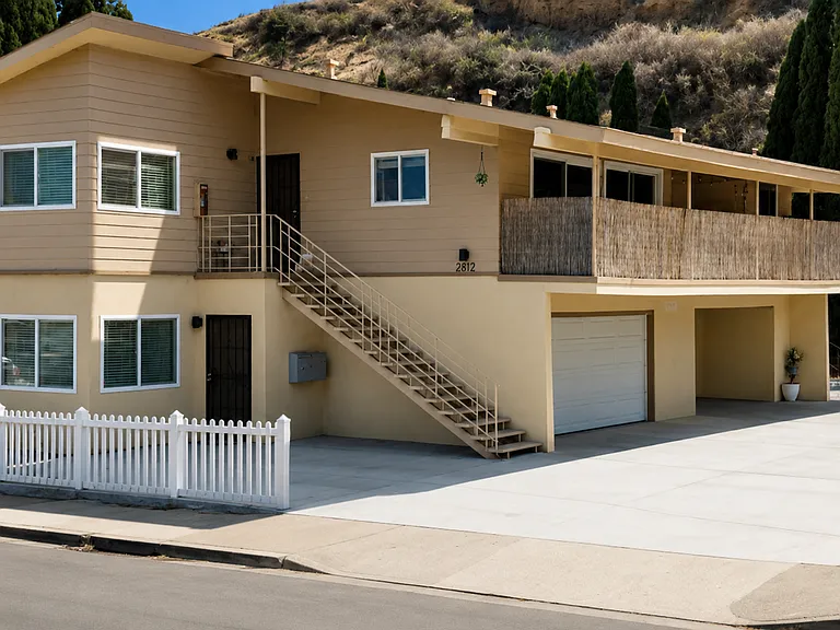 2812 Reynard Way — Photo 1