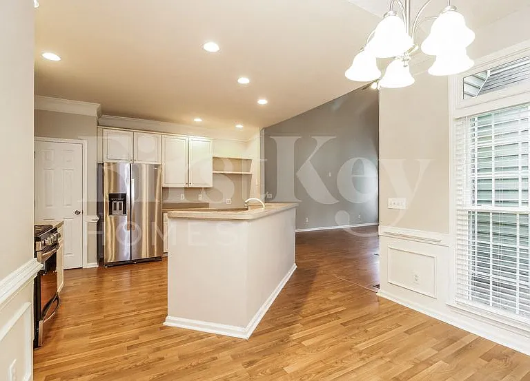 5386 Beechmont Dr — Photo 7