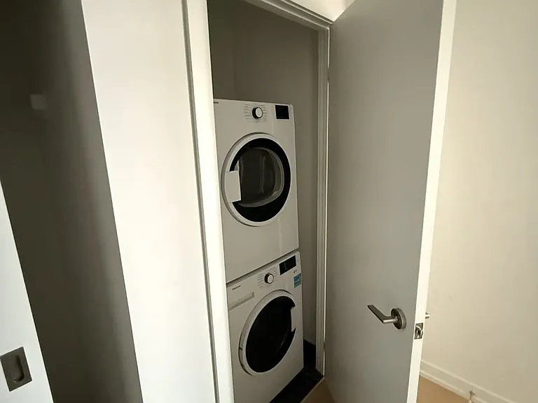 15 Wellington St S #902 — Photo 11