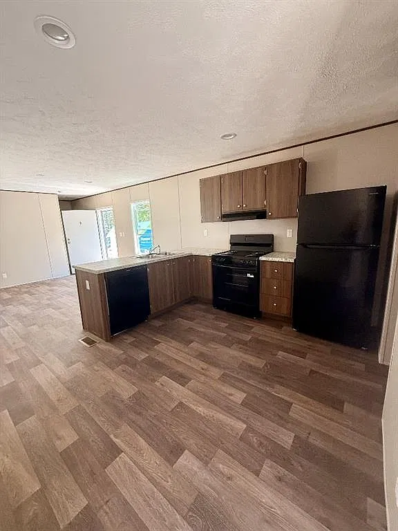 2 bed, 2.0 bath, 900 sqft, $1,275 — Photo 1