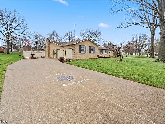 2nd image of 5289 Oakridge Dr NE
