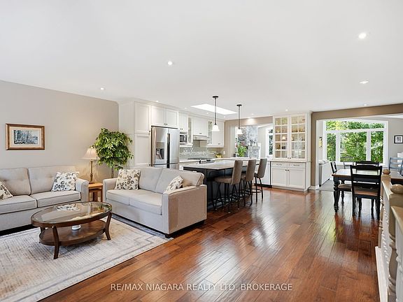 4th image of 4 Vista Dr