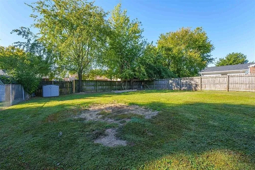 3 bed, 1160 sqft, $1,550 — Photo 2