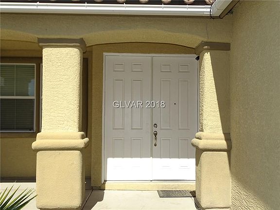 3rd image of 924 Cypress Gold Ct