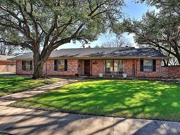 3rd image of 1504 Yarborough Dr