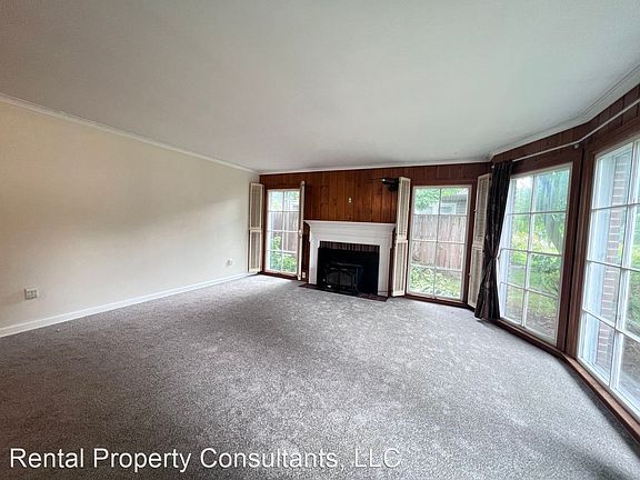 4th image of 1912 Lake Michigan Dr NW