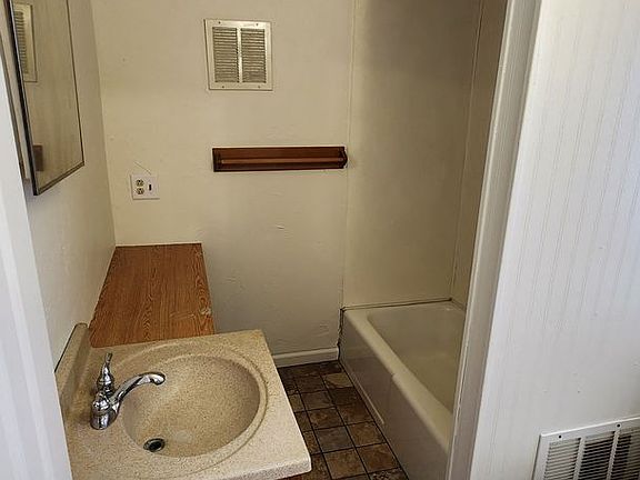 4th image of 611 Wall St #615