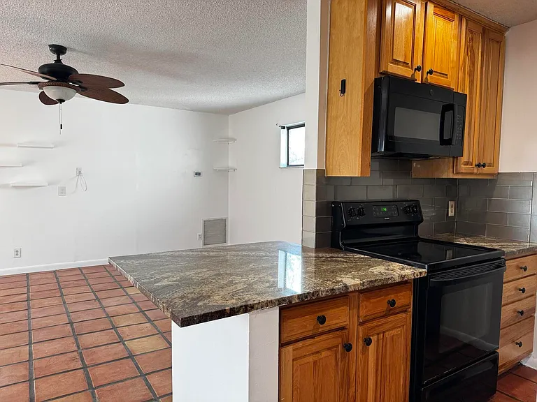24 Crossings Cir #H — Photo 9