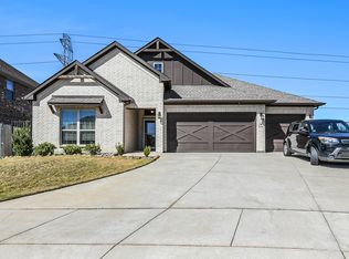 3248 Greenway Dr, Burleson, TX 76028