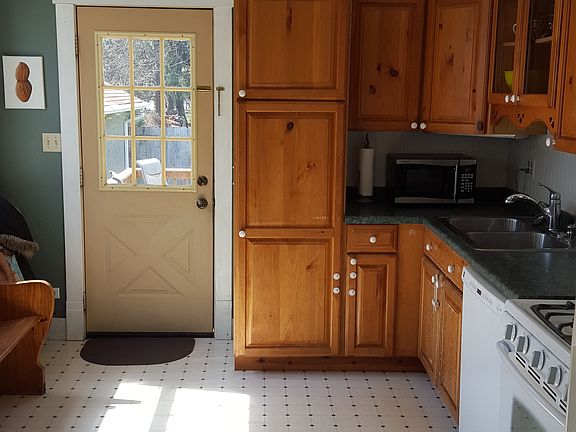 4th image of 845 Clay St