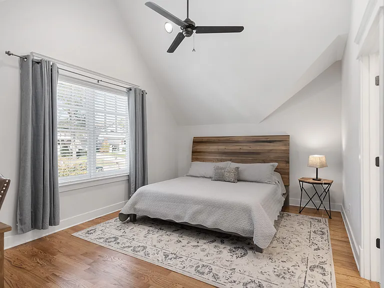 843 Clayton Ave — Photo 31