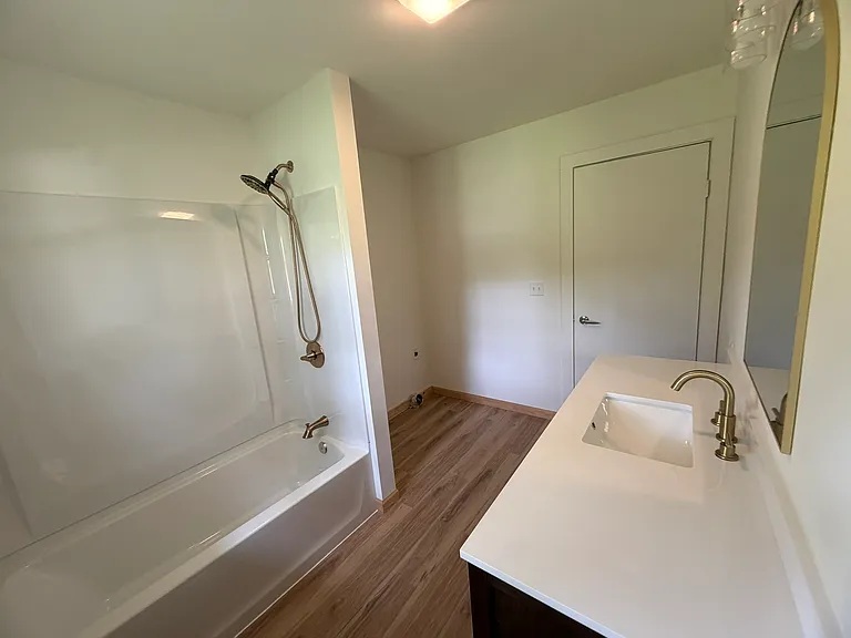 104 Market St — Photo 31