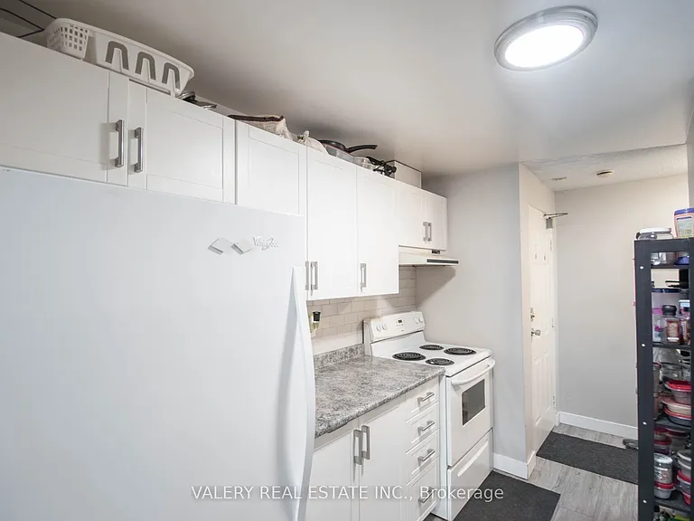626 1st St #101 — Photo 11