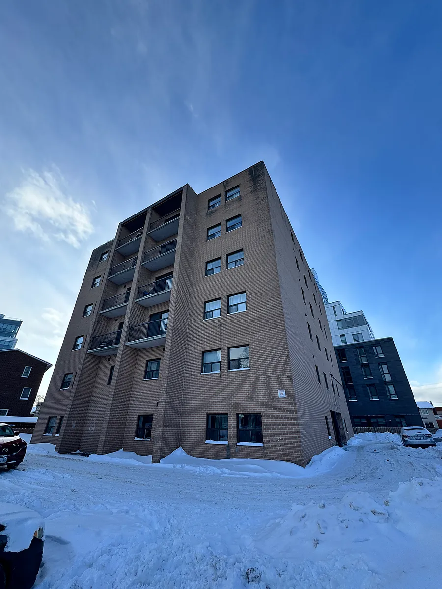 Building Photo - 212 Colborne St