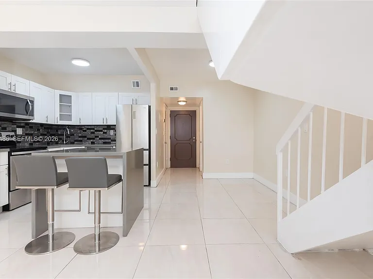 300 NW 42nd Ave #411 — Photo 4