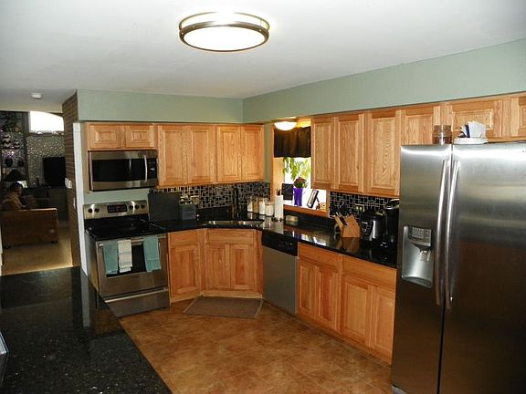 2nd image of 7607 S Lenox Ave