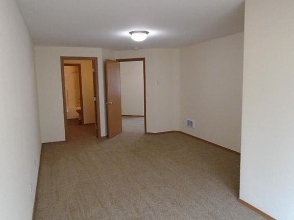 5th image of 246 162nd St S