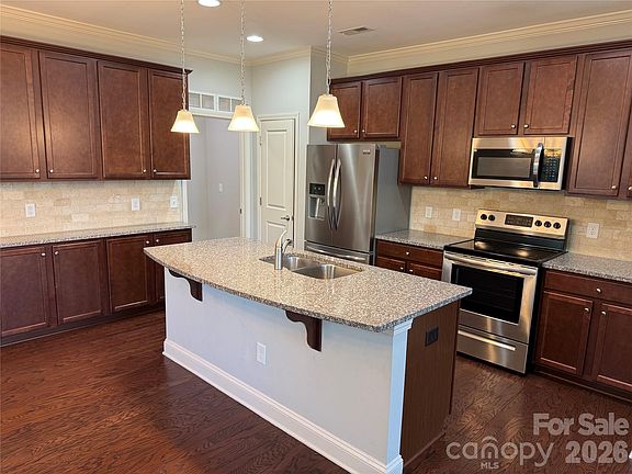 3rd image of 1134 Stuarts Landing Dr