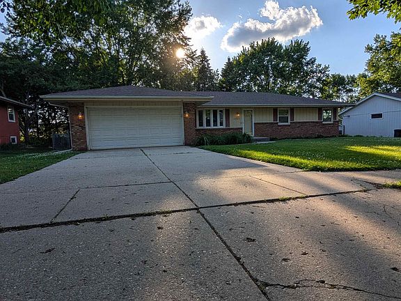 4th image of 4887 Clearsky Dr