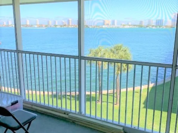2936 Lake Shore Drive #408, Riviera Beach, FL 33404